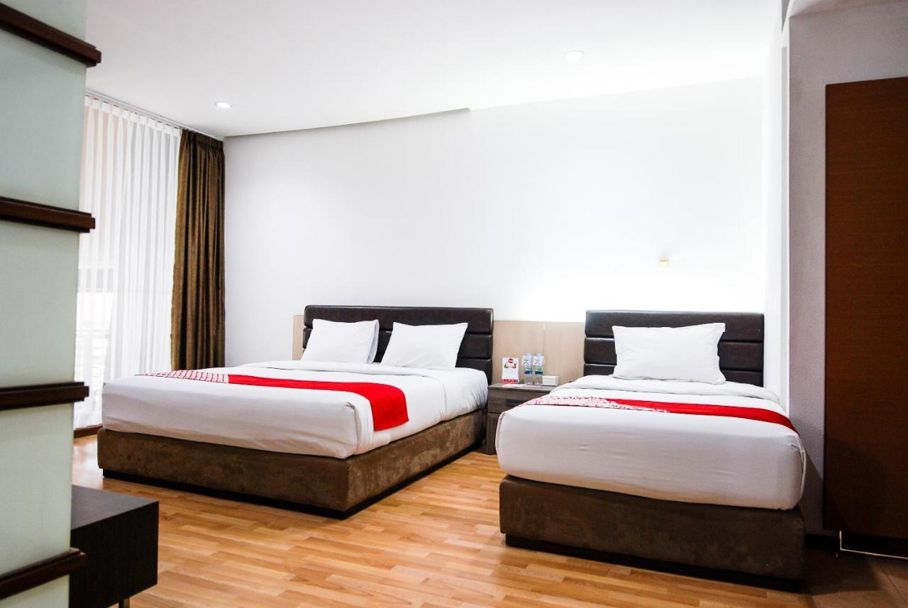Oyo 229 Hi Quality Hotel Bandung Eksteriør billede