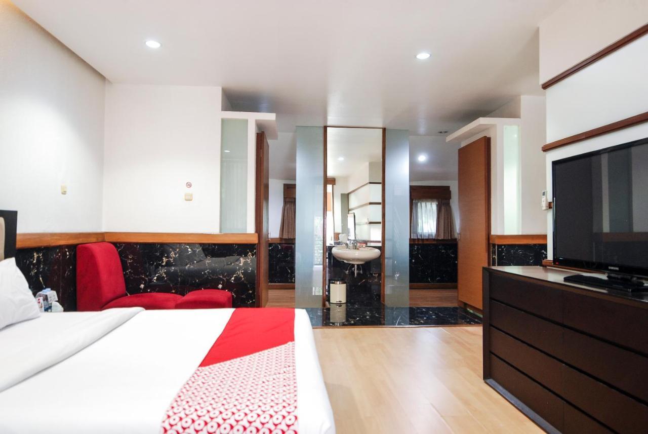 Oyo 229 Hi Quality Hotel Bandung Eksteriør billede