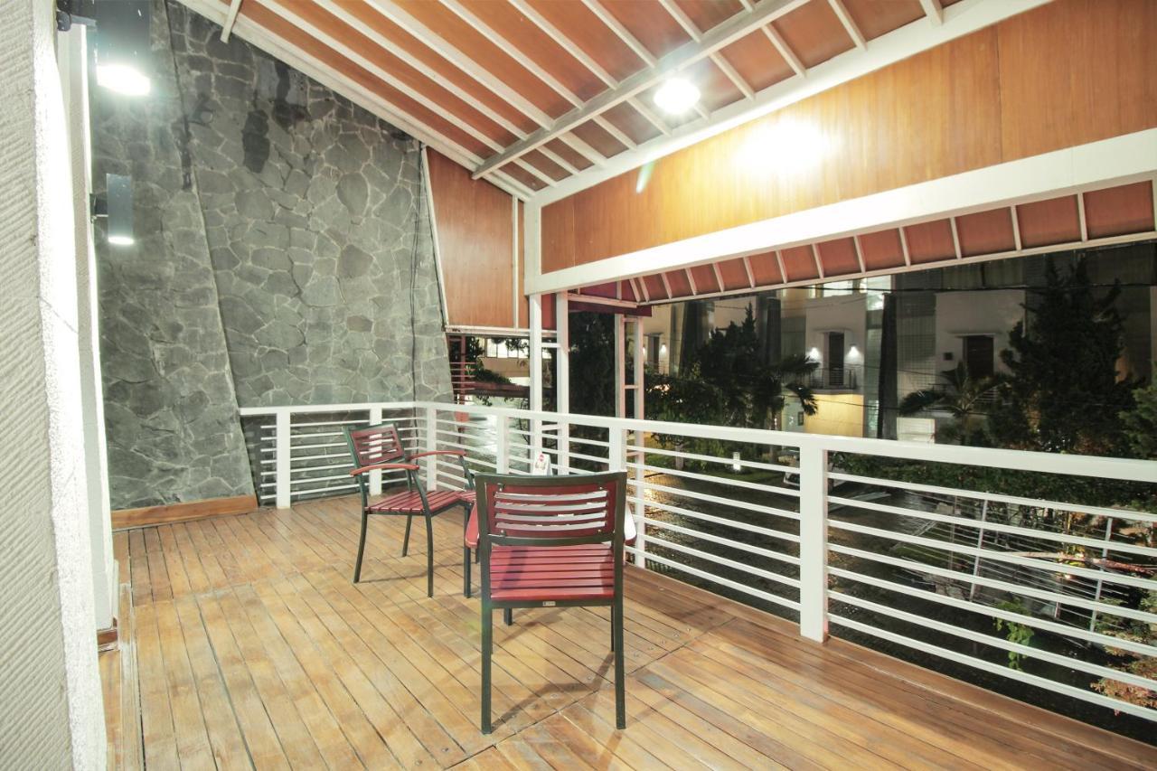 Oyo 229 Hi Quality Hotel Bandung Eksteriør billede