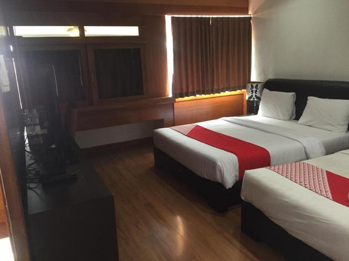 Oyo 229 Hi Quality Hotel Bandung Eksteriør billede