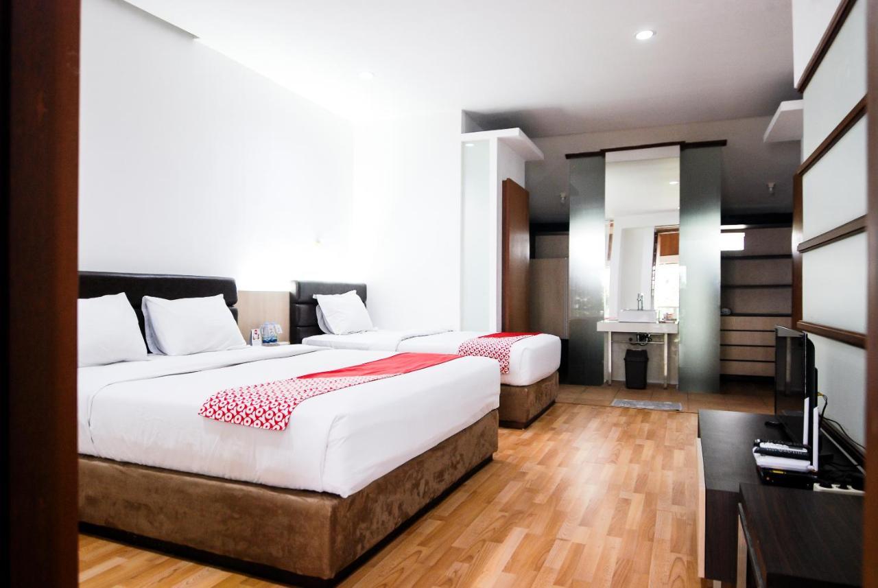 Oyo 229 Hi Quality Hotel Bandung Eksteriør billede