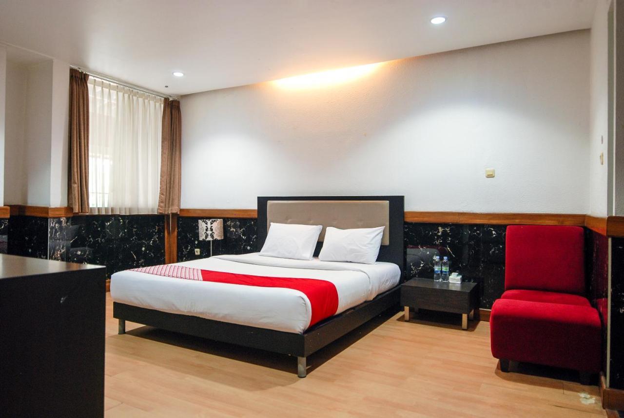 Oyo 229 Hi Quality Hotel Bandung Eksteriør billede