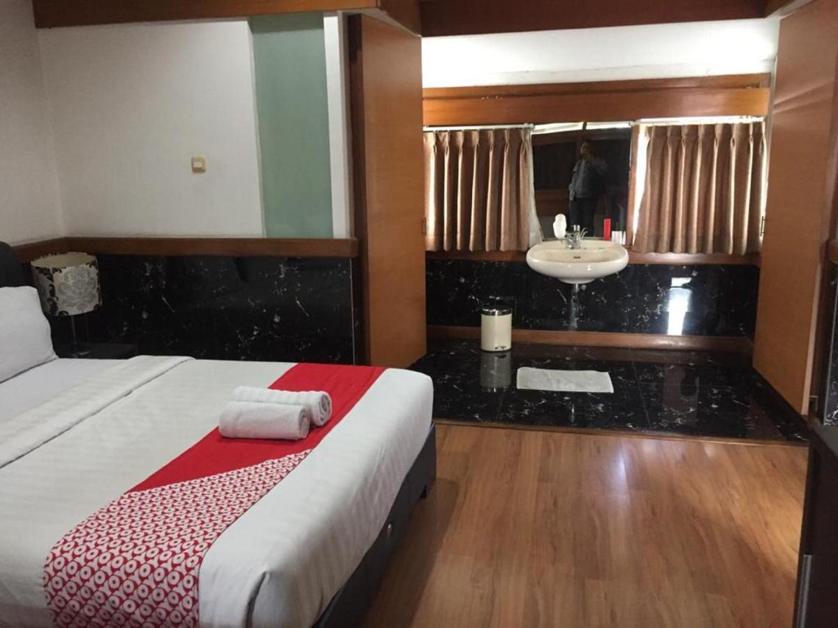 Oyo 229 Hi Quality Hotel Bandung Eksteriør billede