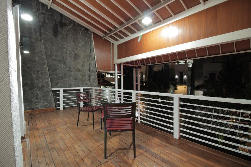 Oyo 229 Hi Quality Hotel Bandung Eksteriør billede